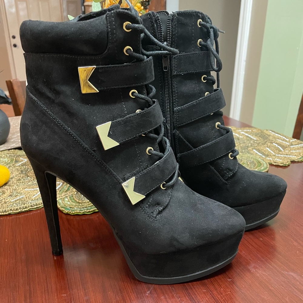 Thalia Sodi Platform Boot - Size 6.5